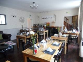 SUCCESSFUL AUBERGE WITH RESTAURANT IN..