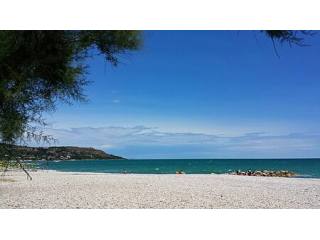 3 Fantastic apartments next to the sea..