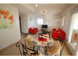 2 bedroom ground floor flat for sale