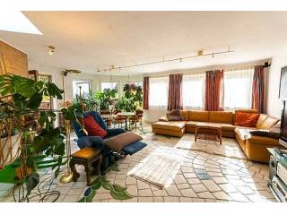 Spacious terrace apartment in the..