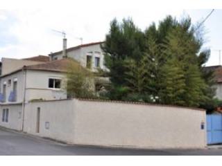 Fully Modernised Quality House With 4..