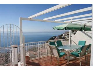 2 Bedrooms - House - Girona - For Sale