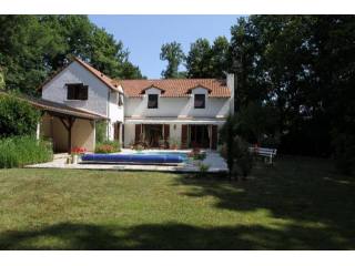 5 bedroom House For Sale: 86550 POITIERS
