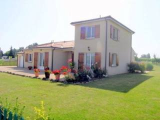 Detached house between Ste Foy la..