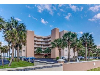 3 bedroom Flat For Sale: 2805 N Highway..