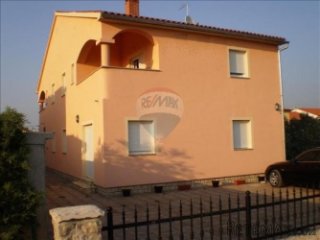 Istra, Valbandon, samostojeća apartmanska kuća 228,89m2