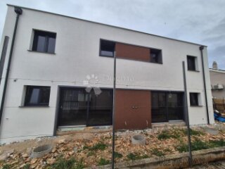 Vodice - nova kuća 130 m2 - povoljno S2