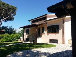 5 Bedrooms - Villa - For Sale