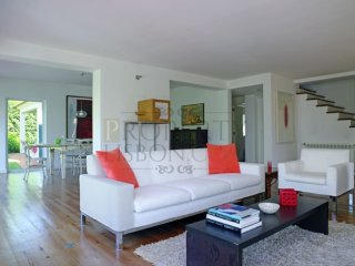 T4+1 Lisbon Apartment with garden for..
