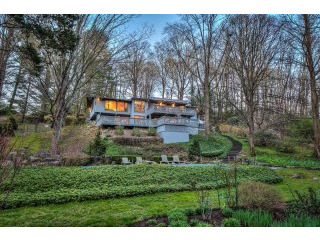 6 bedroom House For Sale: 107 Middle..