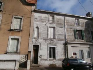 Old building to renovate - Ideal for an..