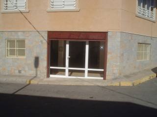 0 bedroom, 1 bathroom Commercial Unit..