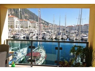 3 bedroom Apartment For Sale: Queensway..