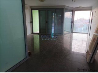 Dvoetažni apartman u Zambratiji !