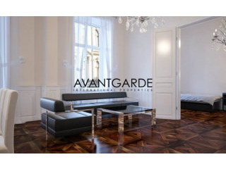 Luxurious apartment in grand..