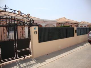 3 Bedrooms - Villa - Alicante - For Sale