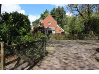 3 bedroom, Semi-detached House house..