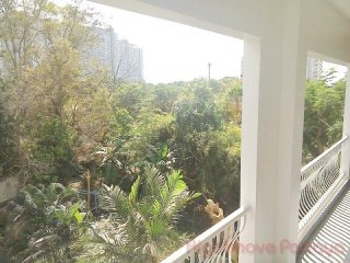 1 Bedroom Condo for sale in Jomtien -..