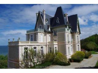 9 bedroom House For Sale: 14910..