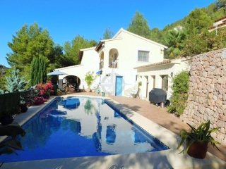 Grand Modern Villa With Panoramic Views..