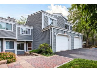 3 bedroom House For Sale: 32 Top Of The..