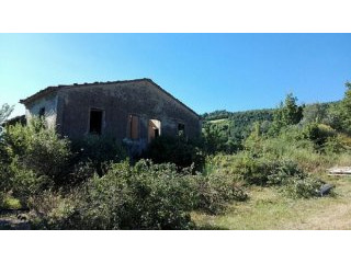 Detached Ruin On A Large Plot Of Land..