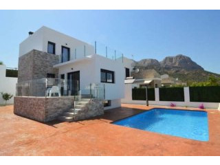 4 Bedroom 3 Bathroom Villa In La Nucia..