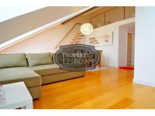 2 Bedroom Lisbon Apartment in Graca, 2..