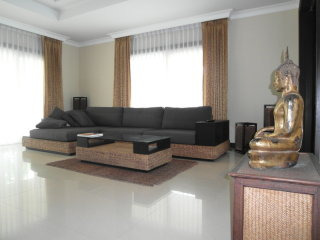 Central Park Hill: 4 bedroom pool villa..