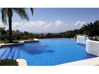 Villa for sale in La Quinta Golf..
