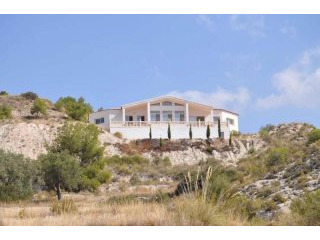 Large New Villa with stunning views..