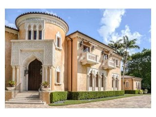 8 bedroom House For Sale: 515 Casuarina..