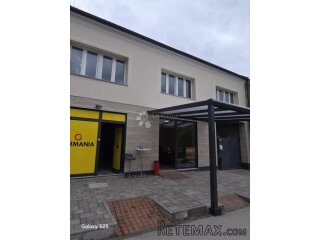 Topusko uži centar poslovni prostor odlična lokacija i inves