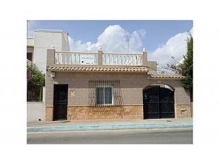 3 BED 2 BATH SEMI WITH SOLARIUM AND POOL