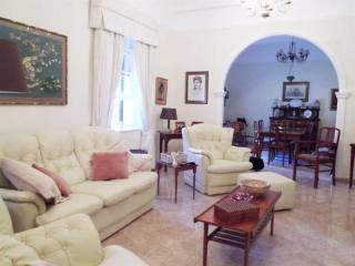 3 bedroom Apartment For Sale: South..