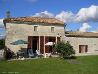 Gorgeous 3 / 4 Bedroom Character..