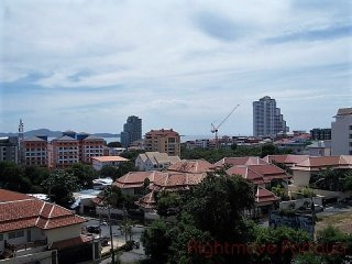 2 Bedroom Condo for sale in Pratumnak -..