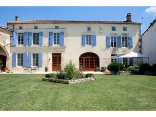 Spacious And Well Renovated Charentaise..