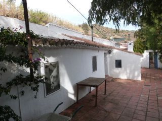 4 bedroom, 2 bathroom Finca/Country..