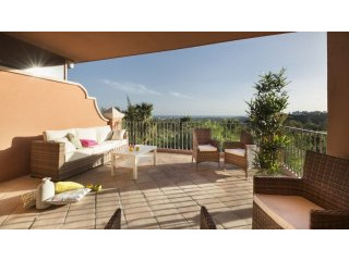 2 bedroom property near Benahavis Back..