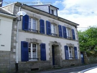 Large 3 bed town house to refresh..