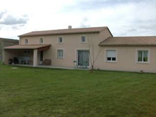 Detached 5 Bedroom House