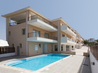 Luxury Apartment In Eleni Gardens..