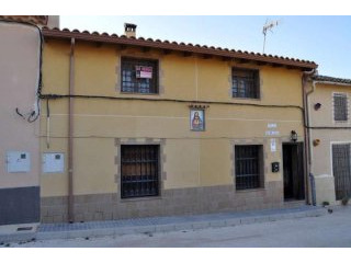 3 houses in one (Ref. PV13054)