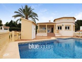 Luxury 5 bedroom house in a fantastic..