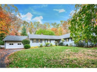 4 bedroom House For Sale: 140 LLEWELLYN..