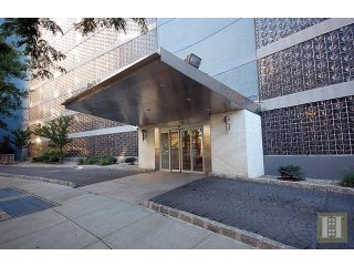 1 bedroom Apartment For Sale: 2400..