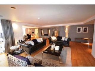 3 bed flat to rent in Amazing Penthouse..