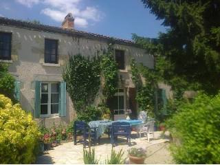 House and Guest Gite with Swimming Pool