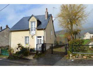 4 Bedrooms - House - Bourgogne - For..